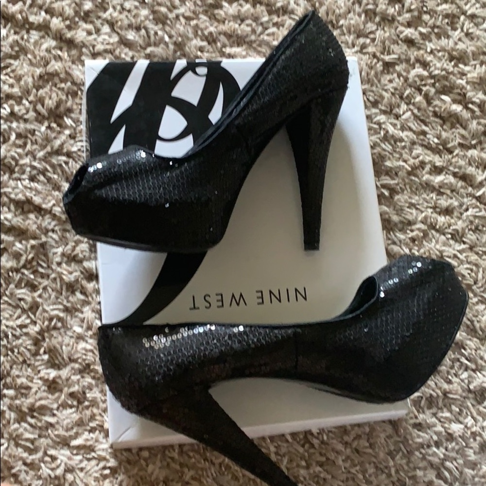 NINE WEST